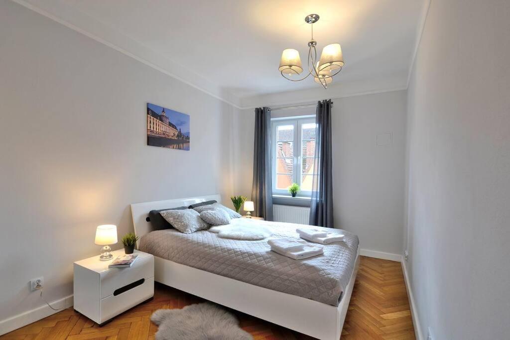 Z Apartment On Town Hall - Rynek Ratusz - 2 Rooms Wrocław Exteriör bild
